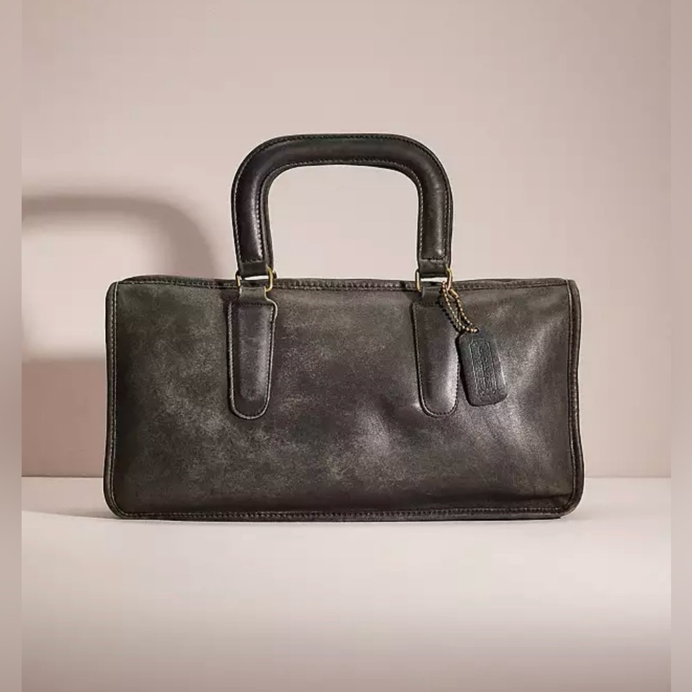 Vintage coach slim handled clutch Brand New 
Glovetanned
Coach